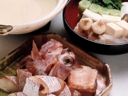 徳島産　鳴門鯛の鍋　(鯛(切身・アラ)400g、ポン酢・ダシ昆布付き)